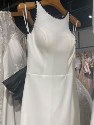 -不晚国际婚纱礼服
