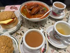 番茄浓汤鸡翅猪扒米线-华嫂冰室(尖沙咀店)