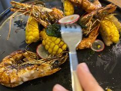 惹味胡椒虾配烤玉米-CHILLAX轻乐时(侨建·Hi City店)