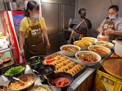 -爆炸头阿姨小四川正宗川味小吃(无任何分店)