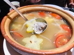 黎家织妹酸鱼汤-蜈支洲岛珊瑚酒店临海阁中餐厅