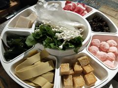 -鸡遇虾煲干锅火锅(小寨金莎店)