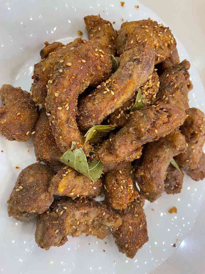百福老丁头菜馆(南六中路店)-"之前听说的一家,鸡脖是真好吃,却是是