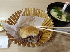 浓香驴肉火烧-闫家驴肉老店(华电一校店)