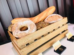 -亚洲国际大酒店·云顶阁旋转自助餐厅
