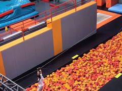 -极限PLAY运动娱乐新世界·团建派对表演休闲馆·室内高空游乐园
