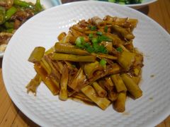 油焖竹笋-李东农庄(中南百草园地标店)
