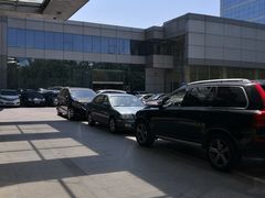 -锦江富园大酒店-停车场