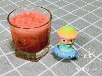 消暑解渴最佳饮品—清新的西瓜汁