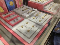 -周生生Chow Sang Sang(新世界店)