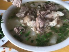 萝卜炖肘子-荣生萝卜汤饭店