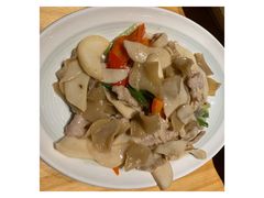 杏鲍菇竹耳爽肉片-十三式重庆江湖菜(金茂览秀城店)