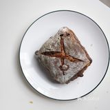 表面的咖啡奶酥配核桃也很经典 口感融合得无比丰富
