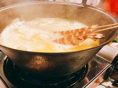 -鲜入围煮花胶鸡海鲜火锅