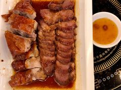 烧腊双拼-玉兰苑一等茶餐厅