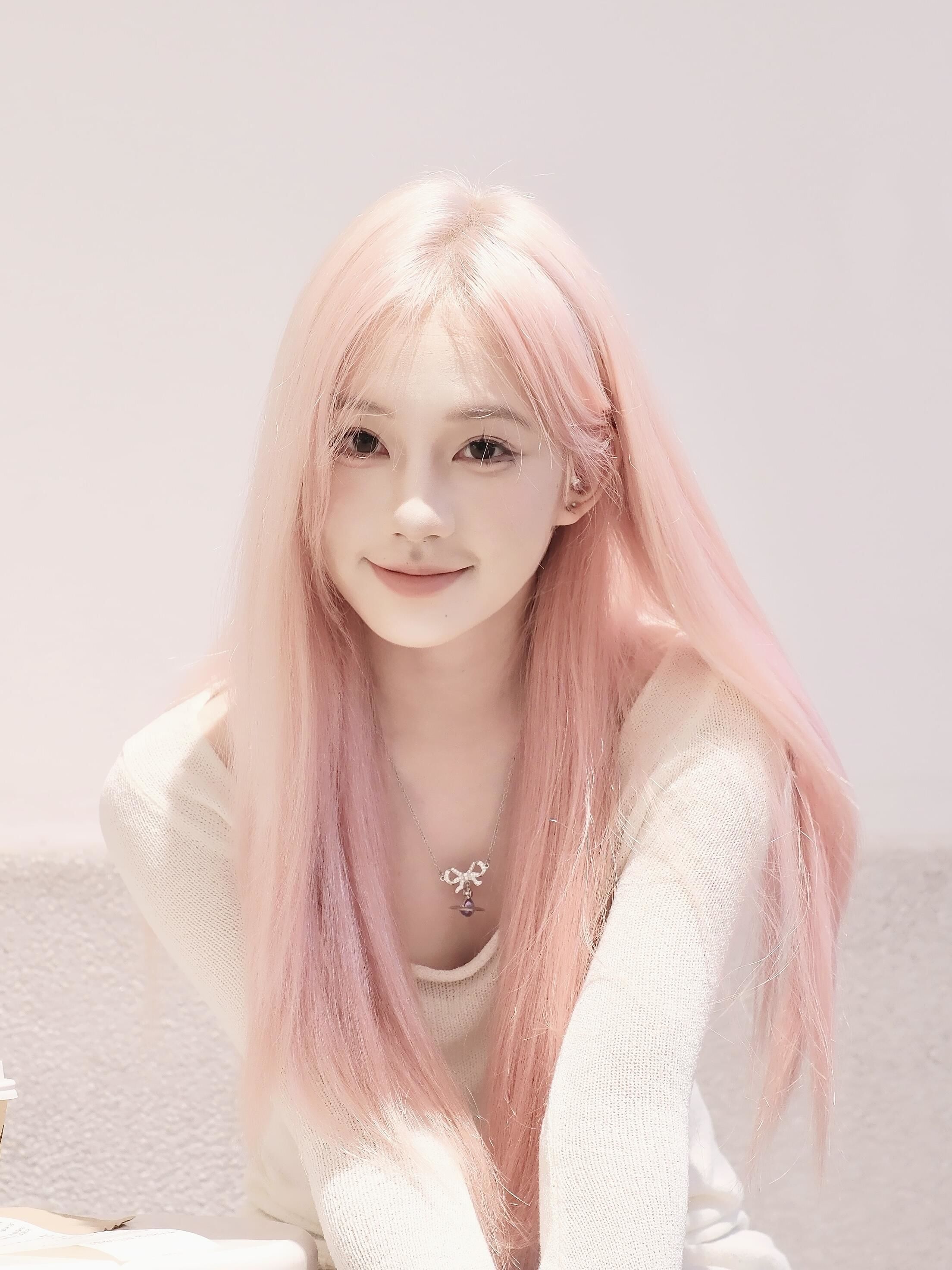 n翻翻相册突然好怀念粉发 可惜当时没拍多少张照片tt
喜欢粉头发