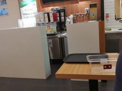 -小杨生煎(金山百联购物中心3楼店)