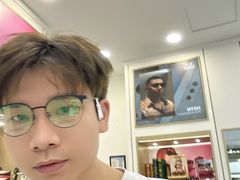 -美式眼镜·授权蔡司.依视路.尼康.豪雅.明月(人民广场店)