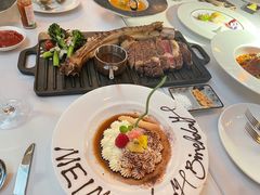 特色澳洲和牛战斧牛排-Kathleen's Waitan 凯圣琳江景西餐厅(外滩店)