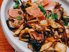 橄榄油炒杂菌配温泉蛋-CRAZYONES西班牙海鲜饭(上海美罗城店)