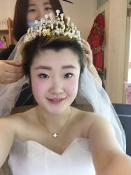 -红馆妆造(中央大街店)