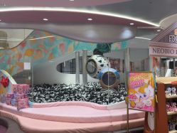 -奈尔宝·国风主题儿童乐园·亲子餐厅(豫园商城店)