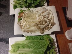 -大匠工房古船木艺术餐厅·猪肚鸡专门店(长白仙岛店)