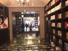 -钟书阁(松江泰晤士小镇店)