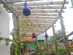 -百里峡七彩艺术小镇