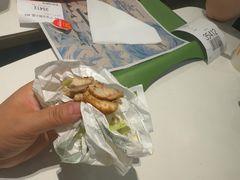 -麦当劳(上海虹桥站30B检票口楼上)