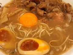 肥牛生鸡蛋咸拉面-鸡王拉面店