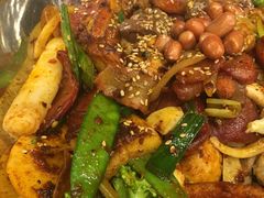 -愉肴麻辣香锅(中山路店)