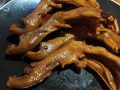 老卤鸡爪-蚝魁竹笼蒸生蚝 余杭店