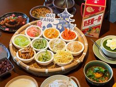 -包整·丝娃娃(甲秀楼景观店)