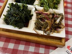 炝拌野菜-王村姑老土炕莜面村(桥东店)
