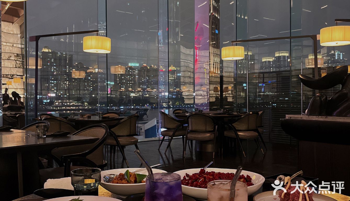 坐拥上海外滩270度夜景的高颜值餐厅🍴