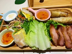 东南亚风味小吃拼盘-越弥越南传统美食馆