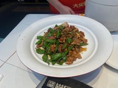 -阿瓦山寨·湘菜现炒·剁椒鱼头王(咸阳总店)