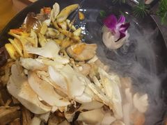 -一朵菌·野生菌探索家火锅(南亚店)
