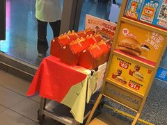 -麦当劳(上海虹桥站30B检票口楼上)