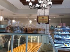 面包甜点陈列柜-老大昌(淮海中路店)