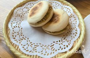 Miaoyu Tang Vegetarian Meat Sandwich