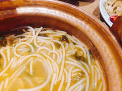 蒙自过桥米线-麦麦山云南菜(复地活力城店)