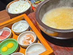 -良米山·云南野生菌过桥米线(上海首店)