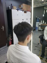 -藤野造型烫发染发