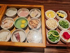-良米山·云南野生菌过桥米线(上海首店)