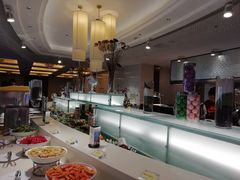 -乌兰湖畔草坪轻奢营地