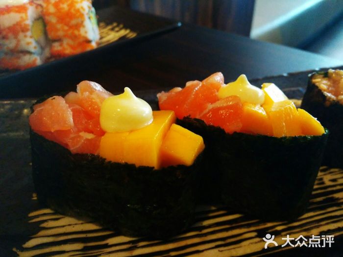 渔翁居酒屋(万客隆丰泽店)芒果三文鱼军舰图片