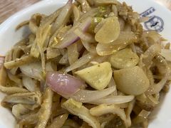 -歹歹的加个面过油肉拌面