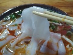 -巍山𤆵肉饵丝